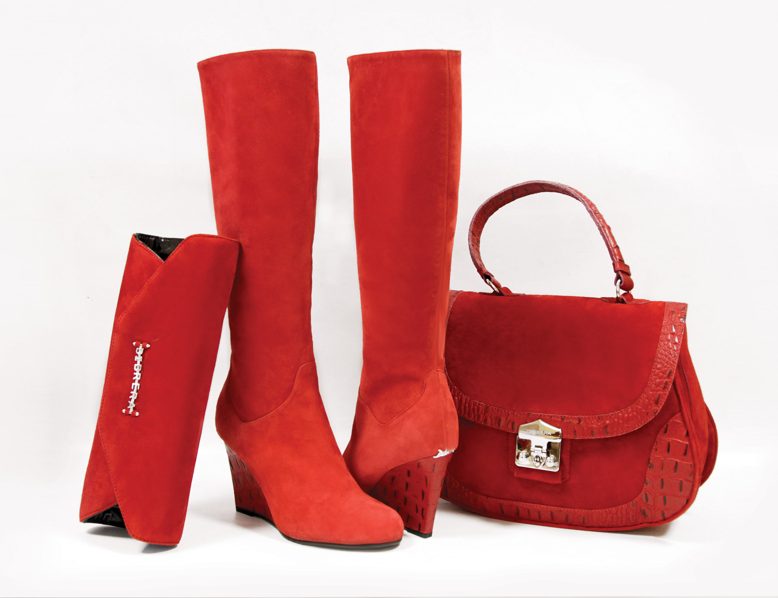 Красные ботинки и красная сумка
